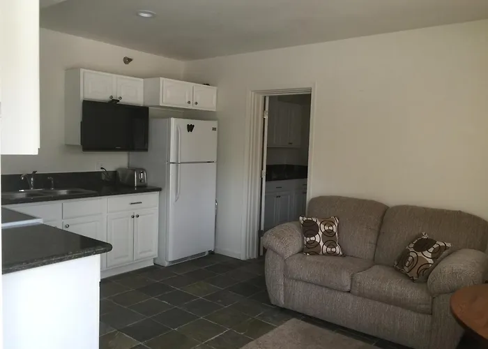 Harbour Motel 4*