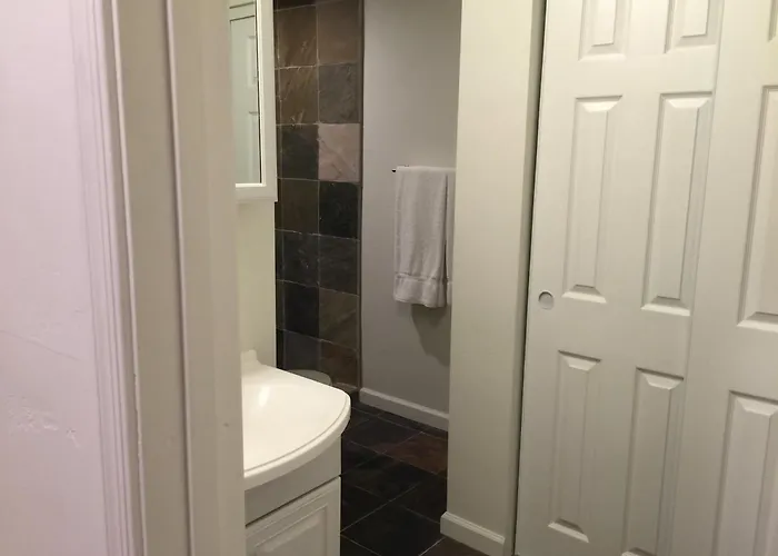 Harbour Motel 4*