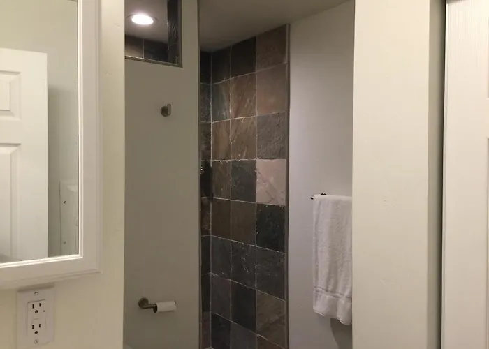 Harbour 4* Parker Strip