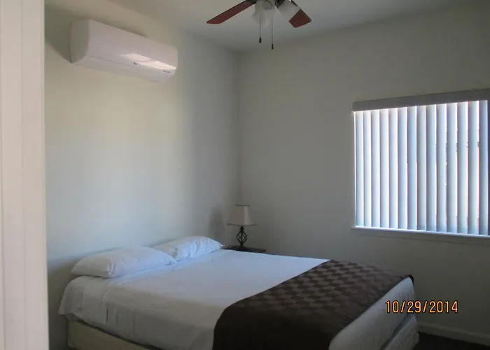 Harbour Motel